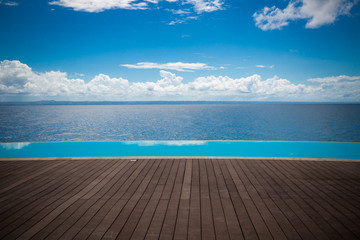 Fototapeta na wymiar Dominican Republic infinity pool with view to the ocean