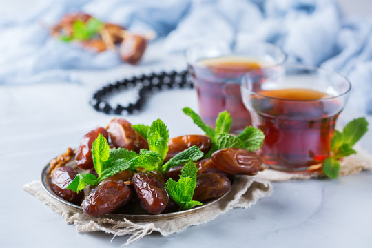 Ramadan ramazan kareem. Traditional arabic tea with mint and dates