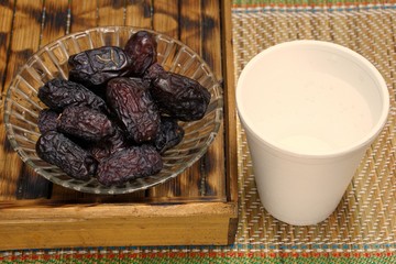 Raw Organic Dates Fruits Ready to Eat