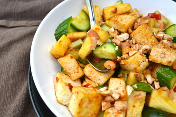 Rojak salad with tofu, cucumber and cashew