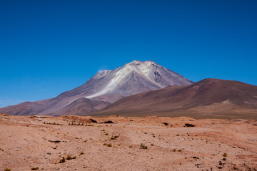 ボリビアのアルティプラノの山