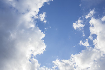 Cielo con nubes durante el día