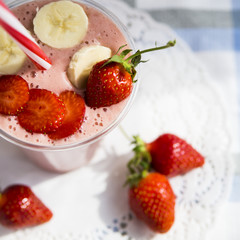 Strawberry-banana smoothie with milk or yoghurt