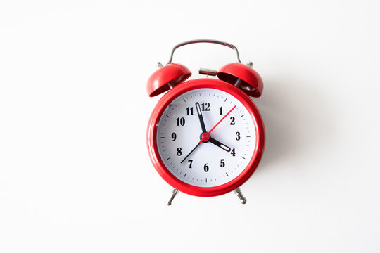 r&eacute;veil alarme r&eacute;veiller heure minute seconde dring se r&eacute;veiller temps &eacute;couler presser pass&eacute; planning
