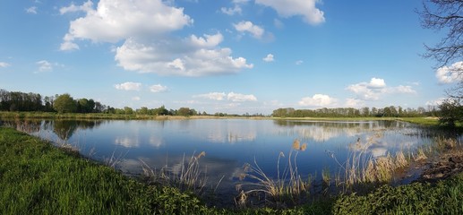 Fototapeta na wymiar Jezioro. Panorama