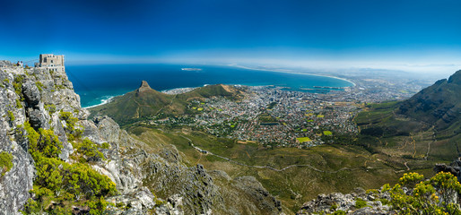 Aussicht vom Tafelberg auf Kapstadt