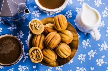Round nut biscuits