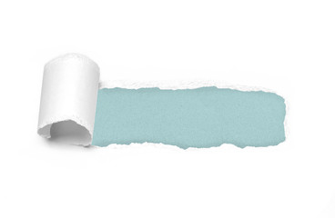 Riss im Papier - blau