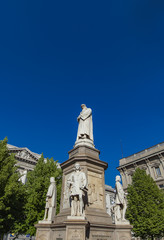 Monument of Leonardo da Vinci in Milan