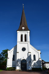 Fototapeta na wymiar Martin-Luther-Kirche in Lohe