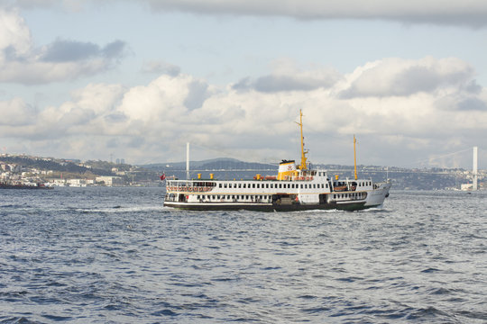 Instanbul, battello sul Bosforo 