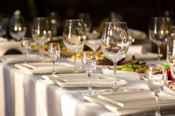 Serving banquet table