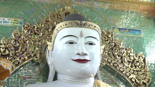 Sagaing, Swan Oo Pon Nya Shin Pagoda, buddha face