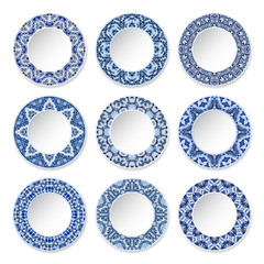 Set of decorative plates