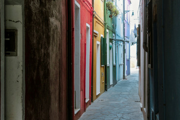 Fototapeta premium Vicolo colorato di Burano
