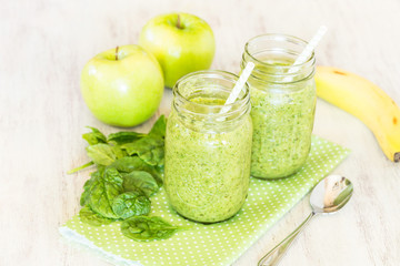 Green Smoothies With Spinach And Apples And Banana
