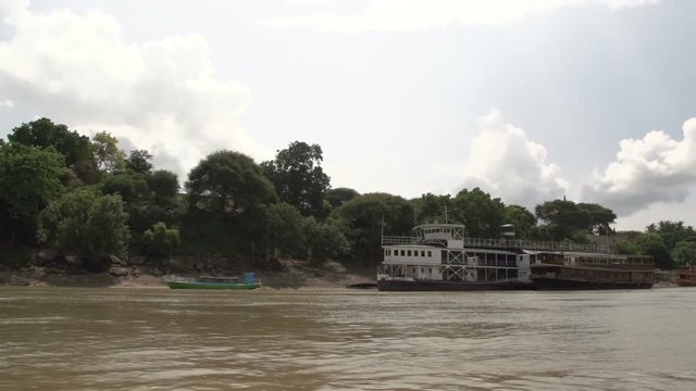 Boating on the Aye Yarwaddy river
