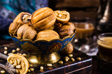 Round nut biscuits