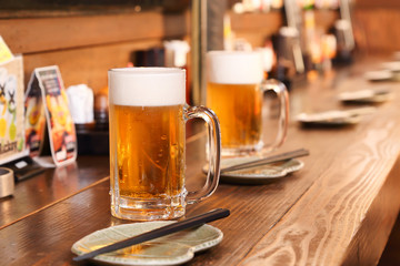 居酒屋のカウンター