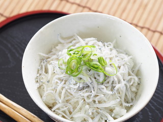 釜揚げシラス丼