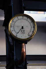 Pressure gage manometer