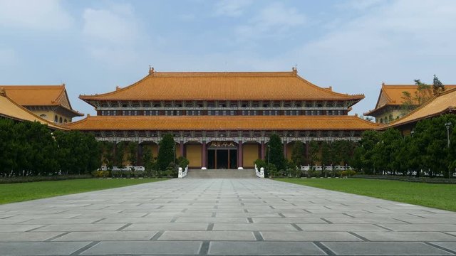 Fo Guang Shan Monastery, in front of the main shrine