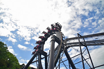 青空とジェットコースター