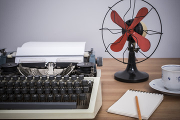 maszyna do pisania © anix