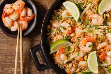 Fried rice with shrimp in Thai.