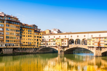 Ponte Vecchio sur l'Arno à Florence, Toscane, Italie