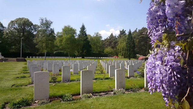 Canadian War Cemetery in Holten, graveyard soldiers