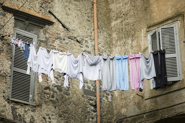 Traditional Italian way to dry laundry