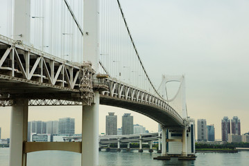 Naklejka premium Токио. остров Одайба. Радужный мост.