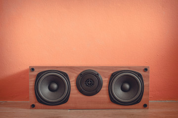 stereo speaker