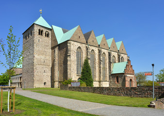 Fototapeta na wymiar Magdeburg Landeshauptstadt Sankt Petri Kirche
