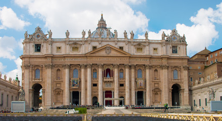 Fototapeta na wymiar San Pietro cathedral in Rome