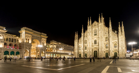 Fototapeta na wymiar Milan Cathedral (Duomo di Milano) and Galleria Vittorio Emanuele II, Italy. Night view.