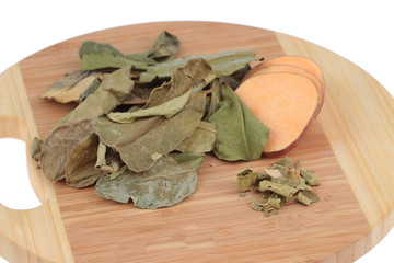 Bay leaves on the shredder