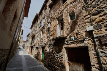 Fototapeta na wymiar Castellfollit de la Roca village in Girona, Spain