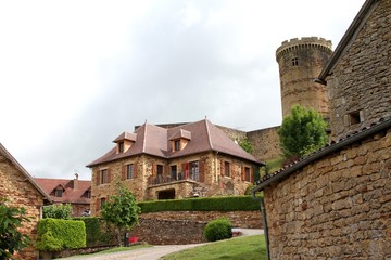 Fototapeta na wymiar château de castelnau-bretenoux dans le Lot