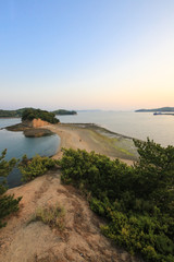 Obraz premium 香川県土庄町 夕暮れのエンジェルロード