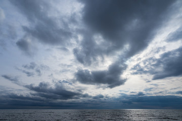 Fototapeta na wymiar Wolken an der Küste der Ostsee