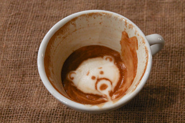 Orso in tazza