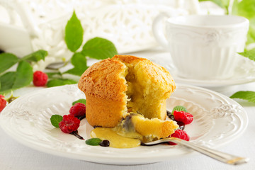 Mualem (fondant) with white chocolate and vanilla.