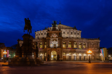Obraz premium Dresden – Semperoper; Deutschland