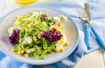 Fresh salad with sesame seeds