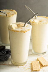 Banana and cookies milkshake