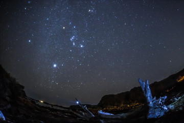 Fototapeta premium 伊豆爪木崎冬の星空
