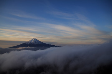 三つ峠から夜明けの富士山