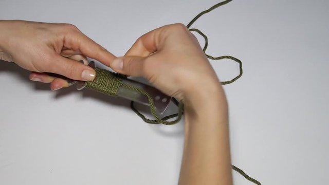 Wrap Paracord Around a Knife Handle